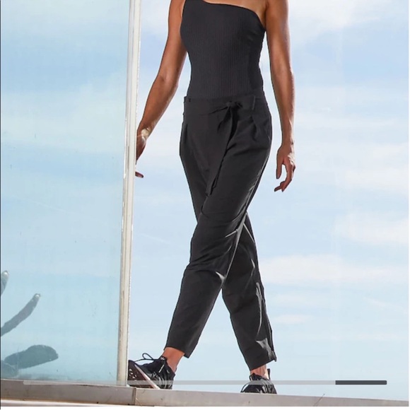 Athleta Pants - NWOT Athleta Skyline Pant ii Black Size:4